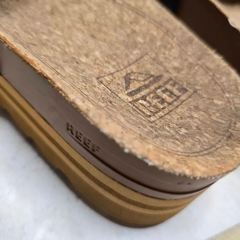 Reef cushion vista